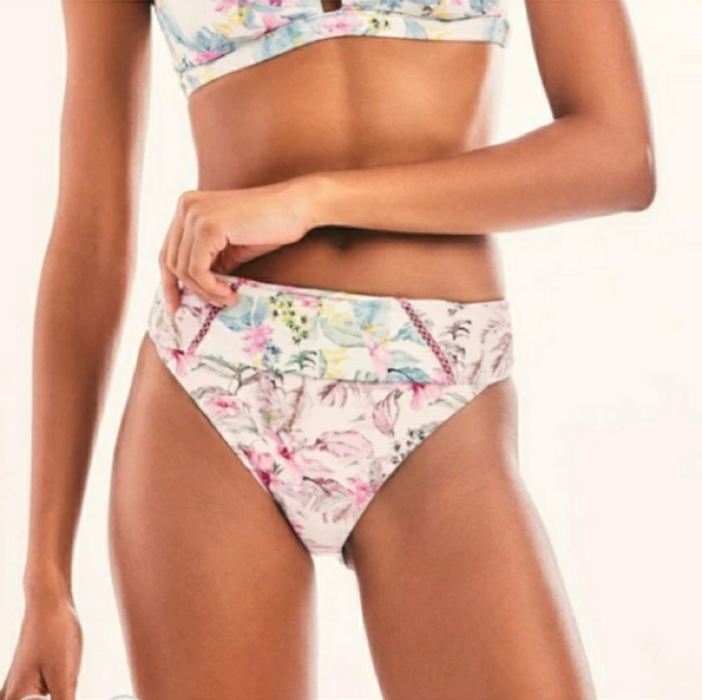 LOVESHACKFANCY x HURLEY HAWAIIAN HIBISCUS REVERSIBLE CHEEKY HIGH WAIST BOTTOMS